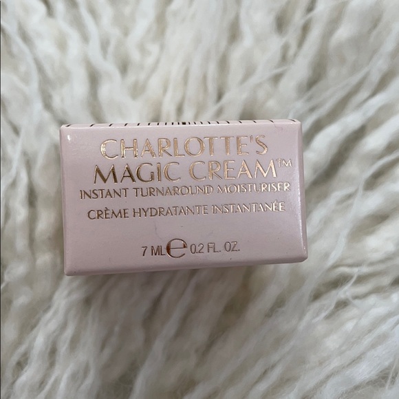Charlotte Tilbury Magic Cream - Picture 10 of 12